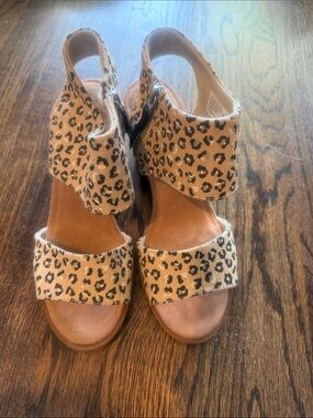 Toms Leopard Print Wedge Sandals - Tan/Black
